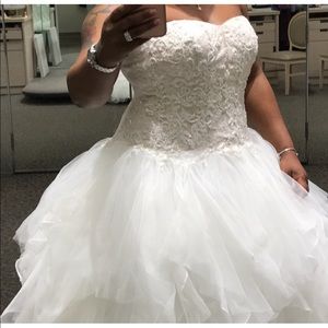 Wedding dress.Asking $950 or best offer